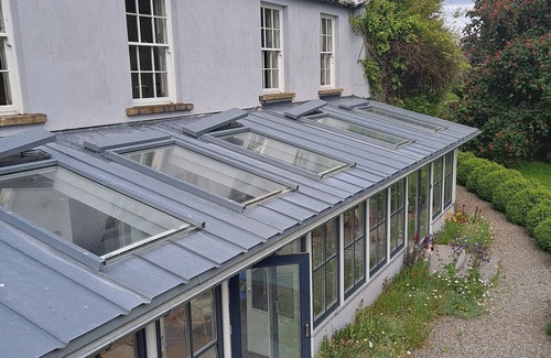 Shinrone House | Spacious Irish Country House and Gardens packed with country charm and mod cons.