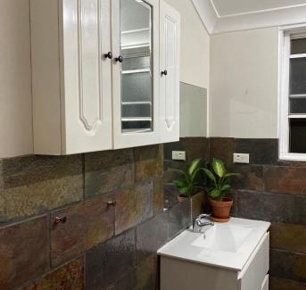 Marsfield House | Spacious King Size Private Room Pet Friendly