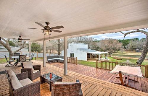 Berryville House | Spacious Lakefront Home with Fire Pit and Fun Barn!