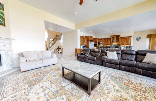 Lake Houston House | Spacious lakefront home with patio, grill, W/D, WiFi, & central AC