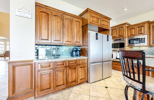 Lake Houston House | Spacious lakefront home with patio, grill, W/D, WiFi, & central AC