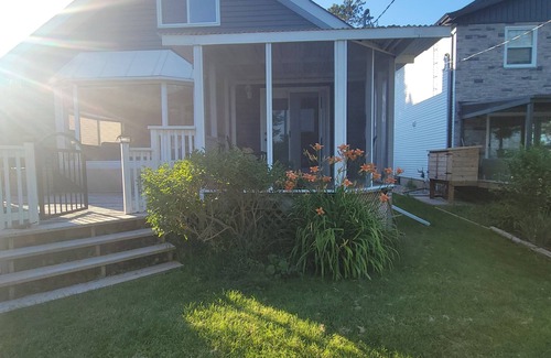 Whitby Cottage | Spacious Lakeside Retreat within GTA Conservation Area with Wildlife.