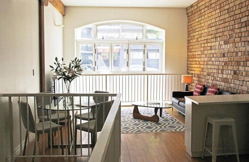Auckland Central Business District Apartment | Spacious Light-filled Central Character Apt - so close to Britomart and the Uni!