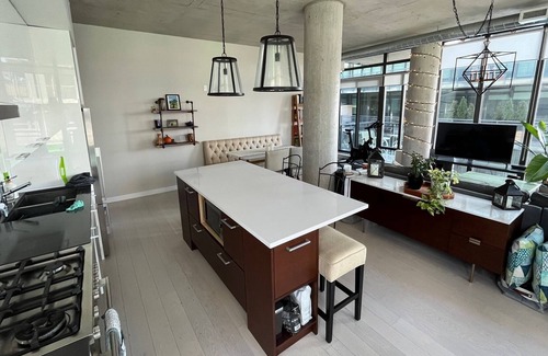 Riverside Condo | Spacious loft in trendy Riverside Toronto