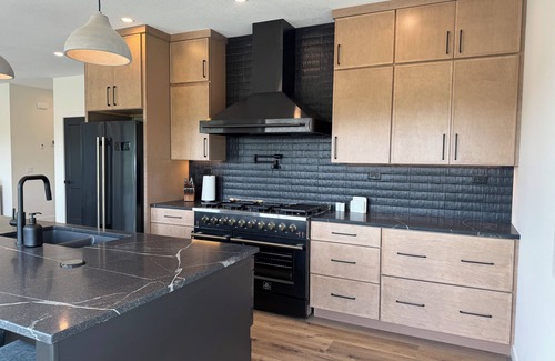 Starbuck House | Spacious & luxurious 5-bedroom house with amazing views of Lake MInnewaska!