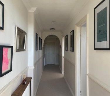 Swanage Apartment | Spacious luxury flat in Swanage, close to beach with parking