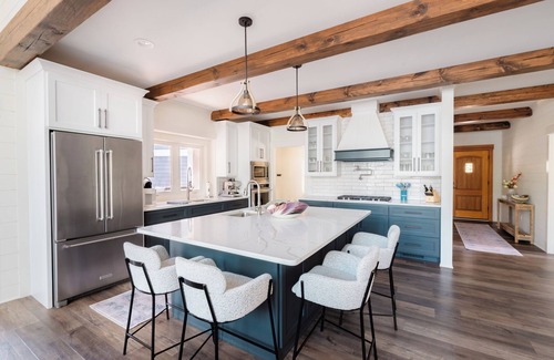 West Union House | Spacious Luxury Lakefront Home w/Hottub, Outdoor Sauna, & Gym Near Clemson