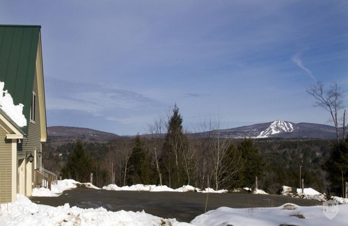 Stratton Mountain House | Spacious Luxury Stratton Mountain Home w/Weekend/Holiday Winter Shuttle to Mtn