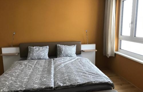Donaustadt Apartment | Spacious, Modern 1-bdrm Apt near VIC & Austria Ctr