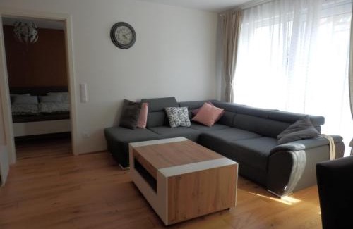 Donaustadt Apartment | Spacious, Modern 1-bdrm Apt near VIC & Austria Ctr