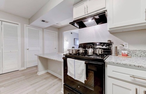 Pleasant Valley Apartment | Spacious/Modern 4Bd/4Ba