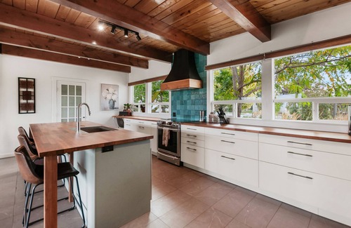 Okanagan-Similkameen House | Spacious Modern Home Perfect for Families and Travelling Health Professionals