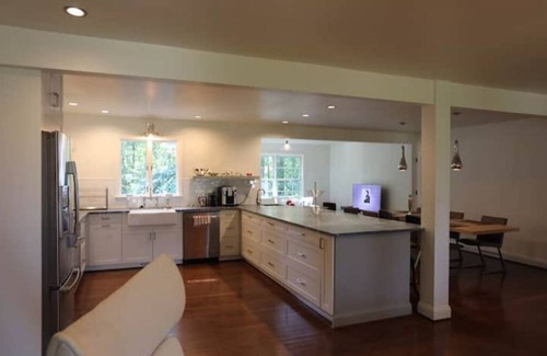 Middleburg House | Spacious Modern Home on Middleburg Horse Farm