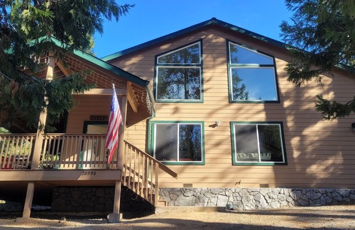 Mi-Wuk Village House | Spacious Mountain Retreat with Stunning Forest Views! Kid-friendly!