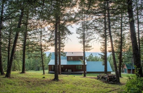 Victor House | Spacious Mountain Retreat in the Tetons