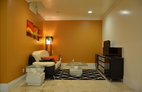 Mountain View Apartment | Spacious Mountain View 1B/1B In-law Suite
