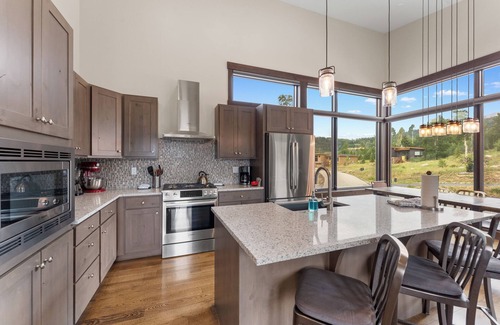 Silverthorne House | Spacious Mountain Home, Panoramic View from Private Balcony, Central Location