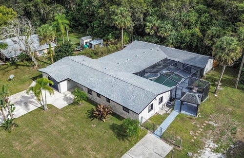 Vero Beach House | Spacious Multi-Unit 8-bedroom house with AC and WiFi in delightful Vero Beach