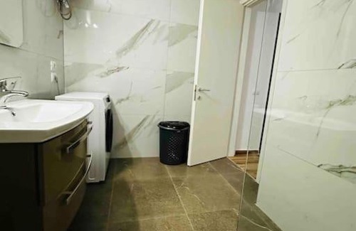 Kodrra Apartment | Spacious New Apartment at a Seaside Residence Sarande