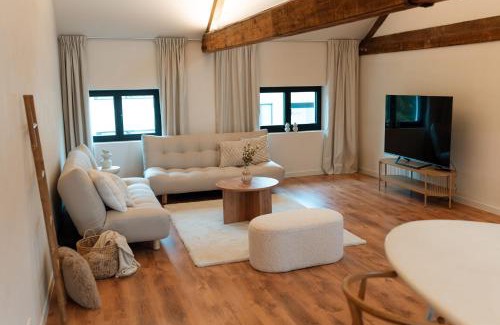 Sint-Niklaas Apartment | Spacious, newly renovated loft - 107m2
