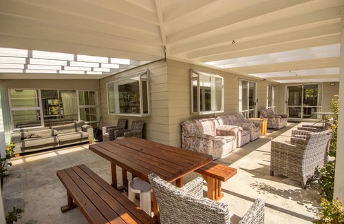 Twizel House | Spacious on Simons Street, Twizel - FREE WIFI