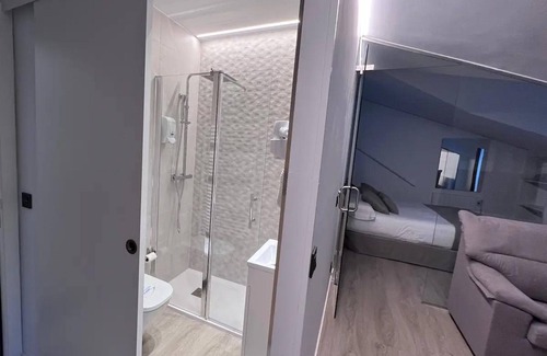 Arans Apartment | Spacious one Bedroom Suite - Deluxe Loft