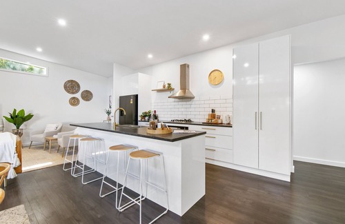 Daylesford House | Spacious + Peaceful 3BR house w/deck, 1km to town