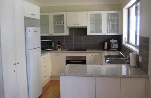 Culburra Beach House | Spacious Pet Friendly Home Seconds from the Beach