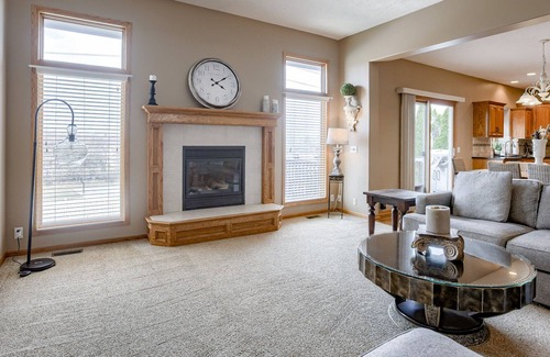 Omaha House | Spacious pool house with tons of amenities, your perfect family vacation spot!