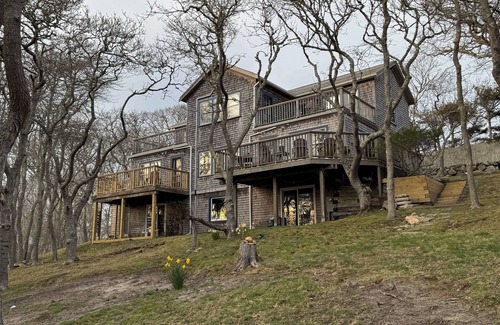 Aquinnah House | Spacious private Aquinnah home, walk to lighthouse and cliff overlook
