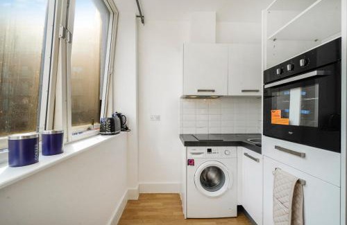 Borehamwood Apartment | Spacious Private Studio 89 with parking