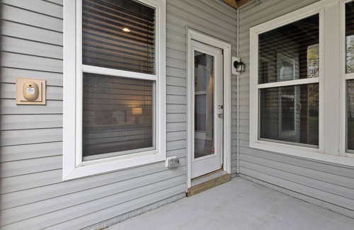 Hanover House | Spacious Retreat 3-Level Luxury Townhome Minutes From BWI + Casino