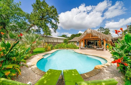 Timberlake Estates House | Spacious Retreat with Private Pool, Patio and 8 Beds