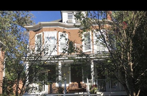 Roland Park Apartment | Spacious Roland Park Apt near Hopkins
