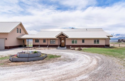 Glenwood Springs House | Spacious Rural Home Near I-70 & Vista View Events