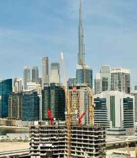Business Bay House | Spacious Studio Apartment Palm View with Big Balcony Free Parking by Belvilla