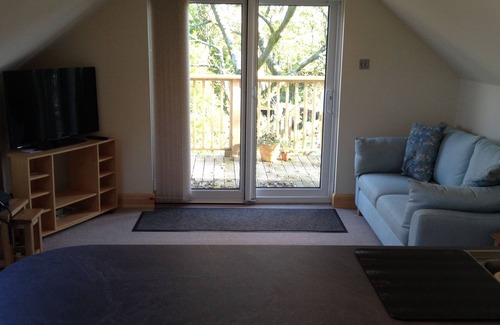 Bonnybridge Apartment | Spacious Studio Appartment In Semi Rural Setting
