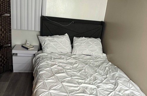 Rampart Village Apartment | Spacious Studio -Utilities Included-Parking-near Medical Center and DTLA