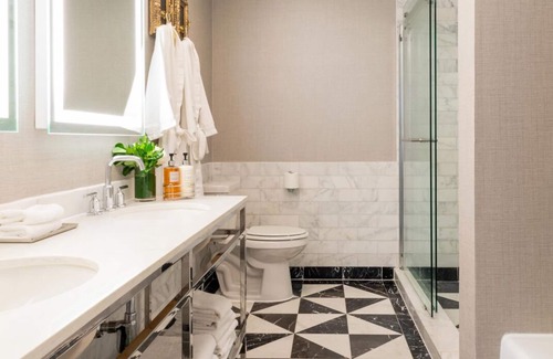 Norma Triangle Hotel | Spacious Suite with Recreational Amenities! Rooftop Heated Pool, Pet-friendly!