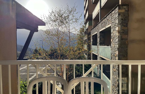 Peyragudes Apartment | Spacious T2 for 6 with Balcony, Near Slopes, Free Spa Access, Peyragudes