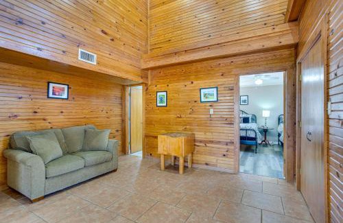 Pottsboro House | Spacious Texas Getaway half Mi to Lake Texoma!