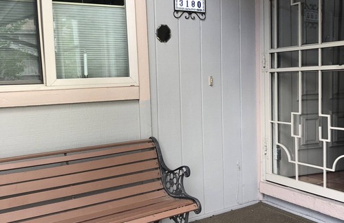 Glenwood Grove - North Iris House | Spacious townhome, centrally located, quiet neighborhood in Boulder, CO