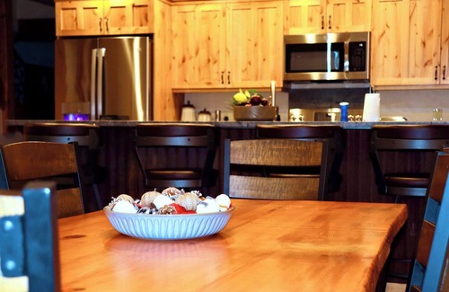 Bigfork House | Spacious Townhome w/4 King Suites near Clubhouse