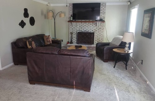 Bayshore House | Spacious tranquility. A home for a "seas"ons.