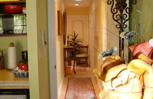 Solana Beach Apartment | Spacious Two Room Suite. 1 Mile to Beach & Del Mar Racetrack