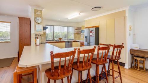 Woorim House | Spacious Unit overlooking Moreton Bay - Boyd St, Woorim