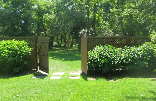 North Haven House | Spacious Vacation Home On 2nd Private Acres With Community Tennis
