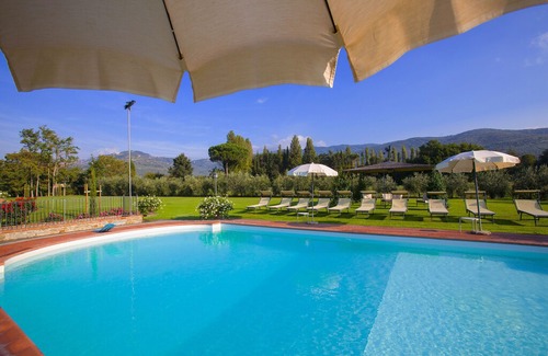 Montalla Apartment | Spacious Villa in Cortona Tuscany with Swimming Pool