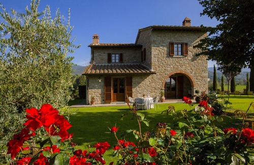 Montalla Apartment | Spacious Villa in Cortona Tuscany with Swimming Pool