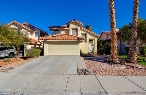 Green Valley North Villa | Spacious villa w/4 bdrms and 3 full bthrms with a L byrd, c patio, 2 car garage